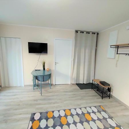 Lovely Flat Nearby Paris Fully Redone With Free Parking On Premises And Balcony Clichy Buitenkant foto